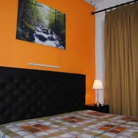 Гостьовий будинок Pensao Beira Minho Лісабон